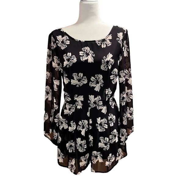 NWT: Black White Floral‎ Romper Women's Medium (G-262) - Picture 1 of 8